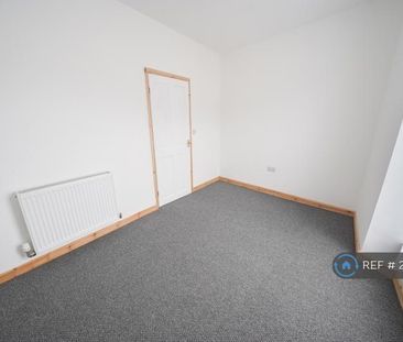 3 bedroom end of terrace house to rent - Photo 5