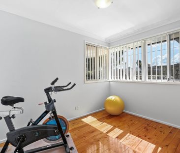 WELL APPOINTED HOME IN A QUIET STREET! - Photo 5