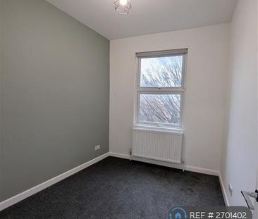 1 bedroom in a flat share to rent - Photo 6