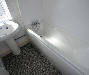 2 bedroom Terraced House To Let - Photo 6