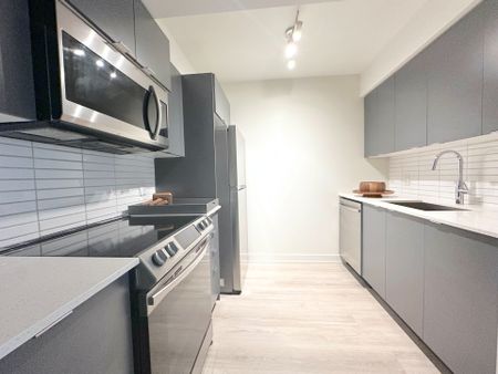 For Lease - 3385 Dundas Street Unit# 301, Toronto, Ontario - Photo 5
