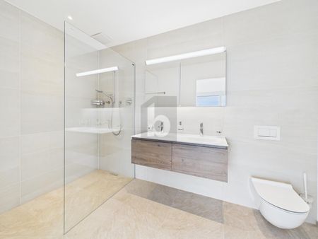 BRIGHT, MODERN WITH A FUTURE OUTLOOK! - Foto 5