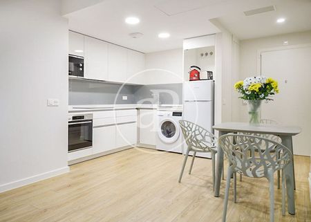 1 bedroom luxury Flat for rent in Ciudad Lineal, Spain - Photo 2