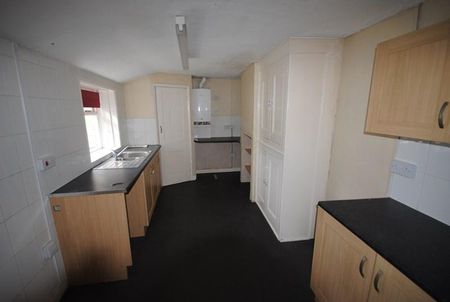 2 bedroom terraced house to rent - Photo 5