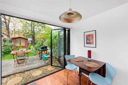 2 bedroom terraced house to rent - Photo 3