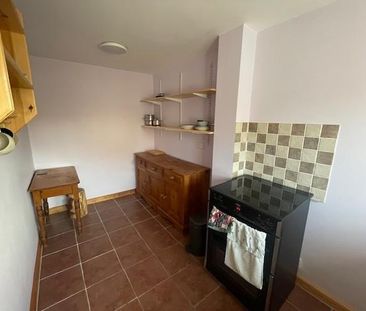 2 bedroom semi-detached house to rent - Photo 6