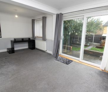 3 bedroom end of terrace house to rent - Photo 1