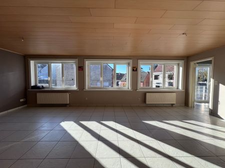 Ruim en lichtrijk appartement te huur in het hart van Belzele (Evergem) - Photo 4