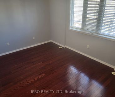 Townhouse For Lease | E8132042 - Photo 4