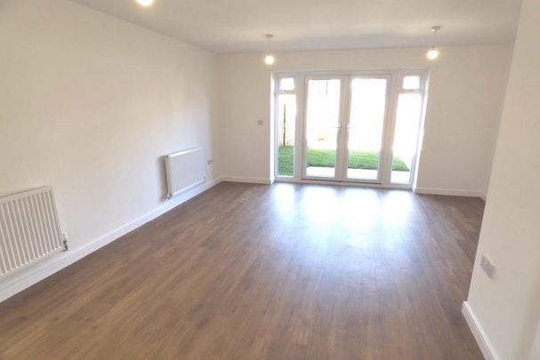 2 bedroom terraced house to rent - Photo 1