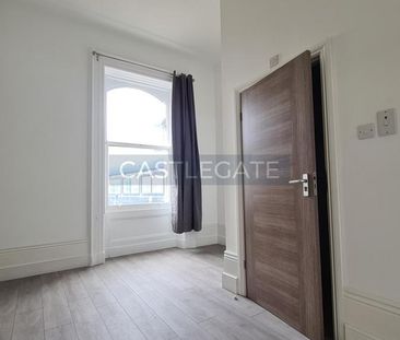 1 bedroom ground floor flat to rent - Photo 4