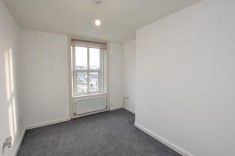 1 bed Apartment for Rent - Photo 1