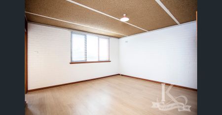 Fabulous Top Floor Location.. - Photo 3