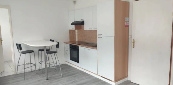 Location appartement 1 pièce - 23.5m² à Hazebrouck (59190) - Photo 2