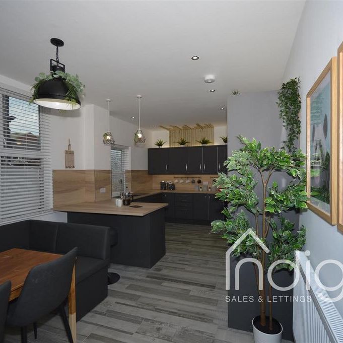 1 bedroom in a house share to rent - Photo 1