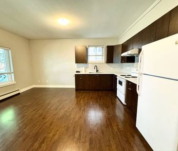 🌟 Rental Opportunity in Sullivan, Surrey! 🌟 2 bed + 1 bath - Photo 4