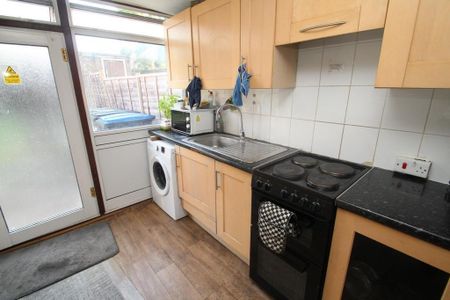 1 bedroom house of multiple occupation to rent - Photo 5