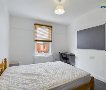 6 bedroom Town house To Let - Photo 1