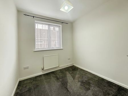 3 bedroom Detached Bungalow to let - Photo 5