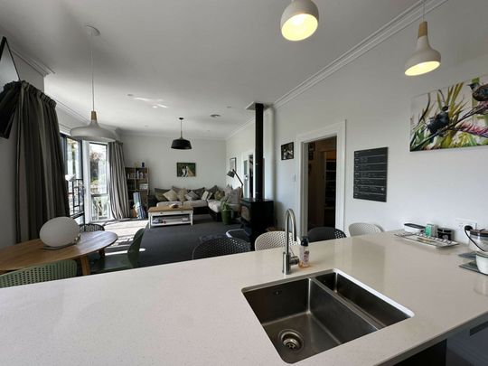 Charming 4 bedroom home with stunning views!!! - Photo 1