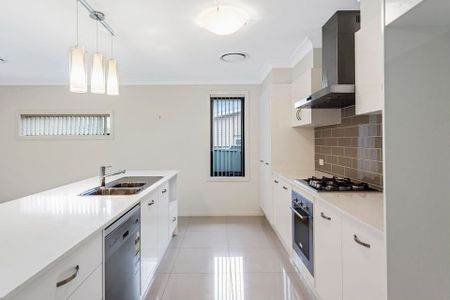 7 Cockle Crescent, Teralba. - Photo 2