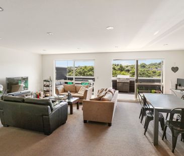 Modern three storey townhouse in the heart of Meadowbank! - Photo 3