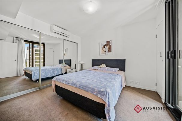 🏡 Stylish Apartment in the Heart of East Perth – 2 Car Bays! - Photo 1