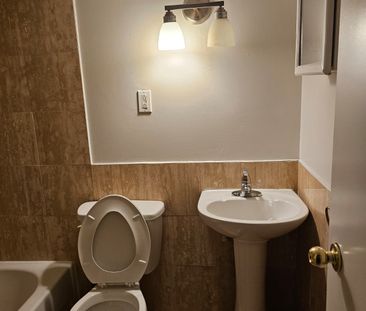 For Lease - 672 Jane Street Unit# lower level, Toronto, Ontario - Photo 6