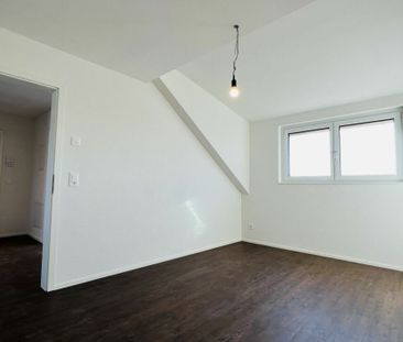 Totalsanierte 2.5-Zimmer-Wohnung mit Balkon und eigenem Waschturm - Foto 5