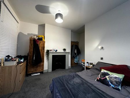 4 bedroom flat to rent - Photo 4