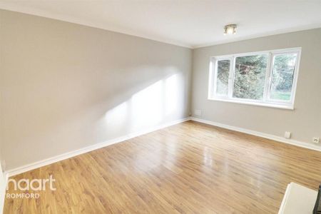 2 bedroom maisonette to rent - Photo 2