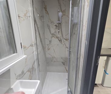 Hawthorn Way, Shepperton TW17, London - Photo 2