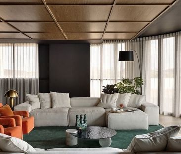 Luxury Top-Floor Apartment with Iconic Views in the "Beyond" Complex - Photo 2