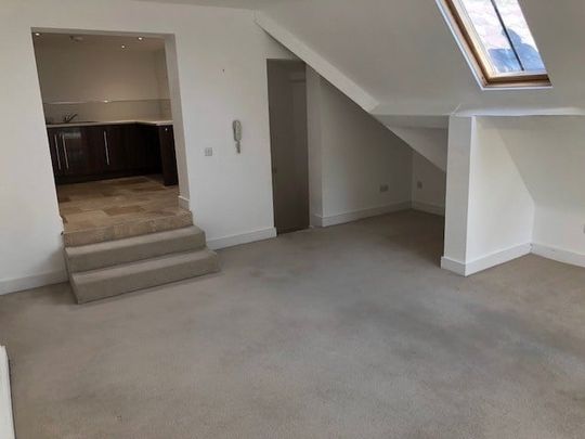 2 Bed Flat, Croxteth Road, L8 - Photo 1