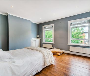 4 bedroom end of terrace house to rent - Photo 2