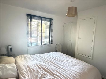 2 bedroom end of terrace house to rent - Photo 4