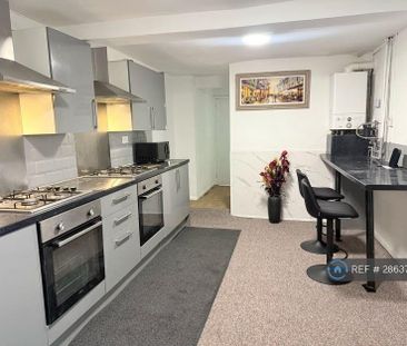 6 bedroom terraced house to rent - Photo 1