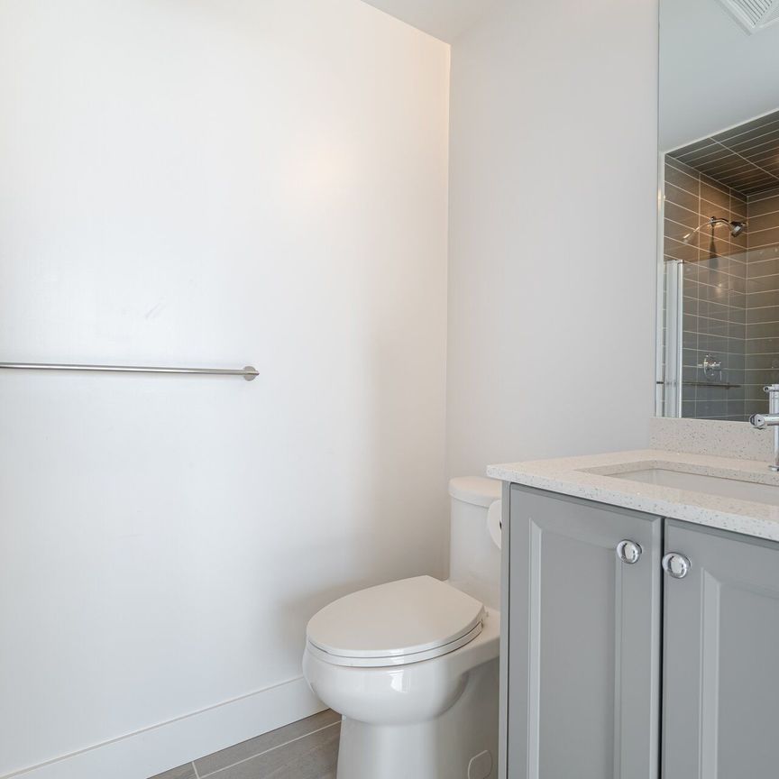 For Lease - 2343 Khalsa Gate Unit# 403, Oakville, Ontario - Photo 1