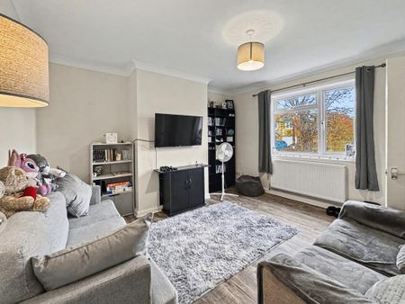 3 bedroom semi-detached house to rent - Photo 2