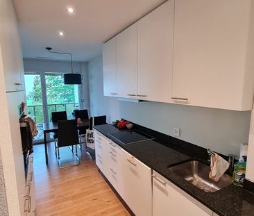 moderne 2.5 Zi.-Wohnung an zentraler Lage - Photo 4