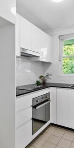 Renovated Studio Wtih Carspace - Photo 3