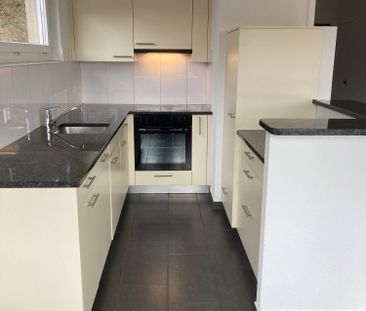 Moderne, helle 3.5-Zimmer-Wohnung mit Balkon in Biel (Bözingen) - Photo 1