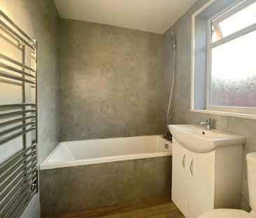 2 bedroom semi-detached house to rent - Photo 4