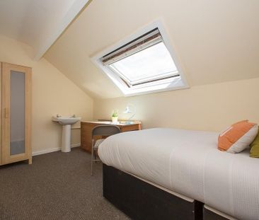 5 bedroom end of terrace house to rent - Photo 4