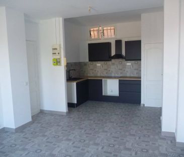 SAINT LAURENT DU VAR - 2 PIECES - TERRASSE - Photo 5