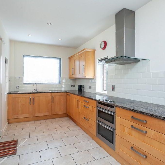 16 Ardmore Park South, BT10, Belfast - Photo 1