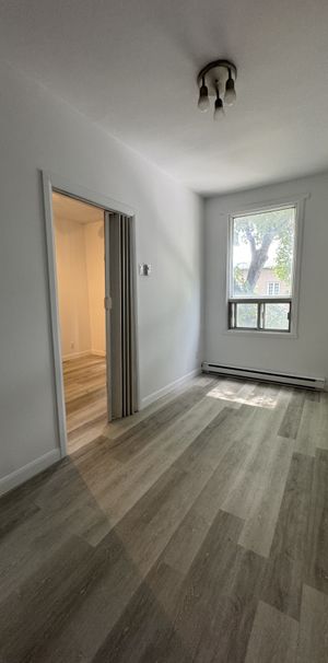 Ville-Marie - Beau 4 1/2 Rénové 2e Étage - Photo 1