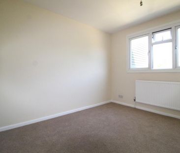 3 bedroom apartment to rent - Photo 3