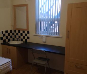 Unit 2, 34 University Avenue, Belfast, BT7 1GX - Photo 4