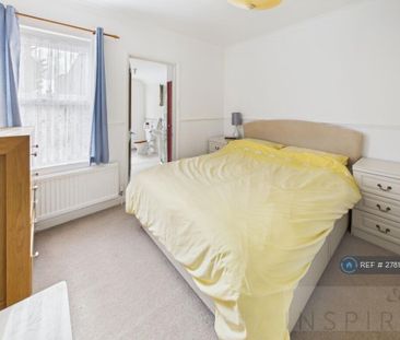 2 bedroom end of terrace house to rent - Photo 6